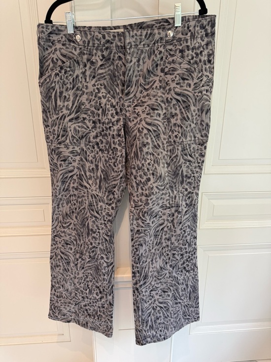 Pilcro Pants - Pilcro Neutral Gray Leopard-Print Pants